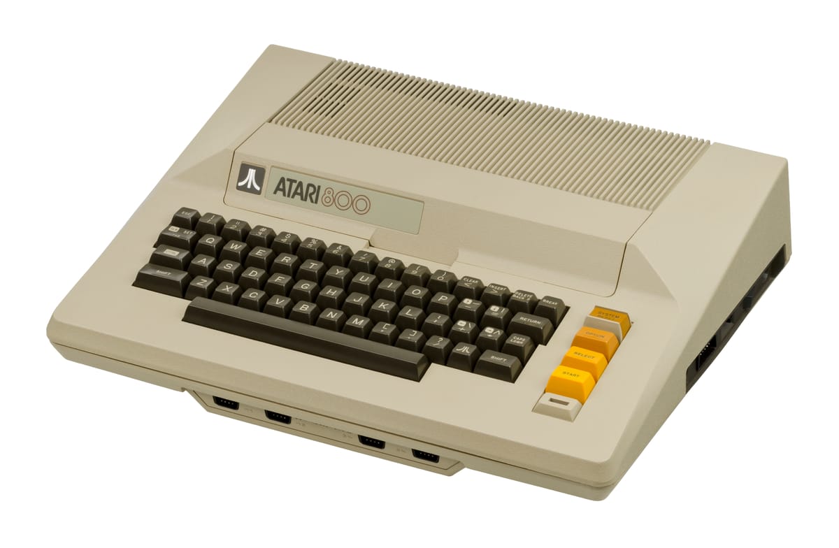 An Atari 800 home computer